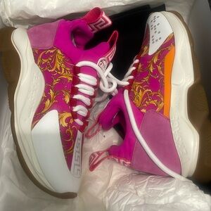 Brand new Versace Sneakers’s 💯 authentic